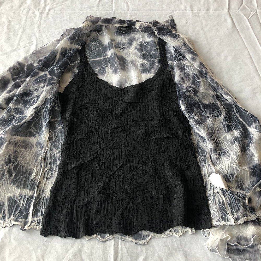 Komarov Crinkle Blouse Size Medium NWOT - Picture 3 of 7
